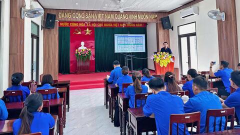 Đoàn phường Cẩm Thành phát động phong trào “Bình dân học vụ số”