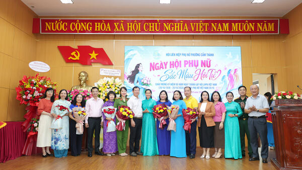 Lãnh đạo phường Cẩm Thành dự Ngày hội phụ nữ